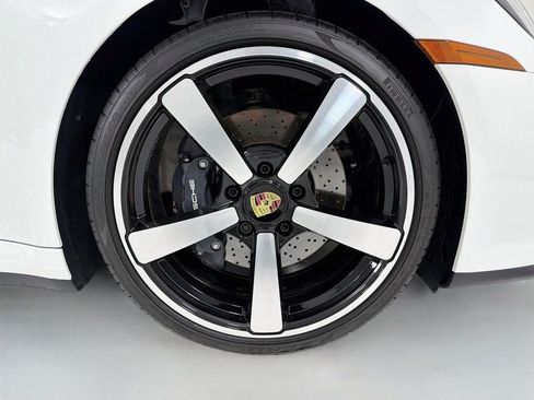 Certified 2025 Porsche 911 Carrera RWD image 37