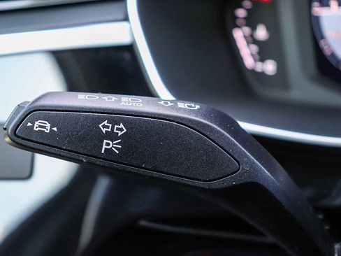 Used 2025 Audi Q3 2.0T Premium Plus w/ Premium Plus Package image 31