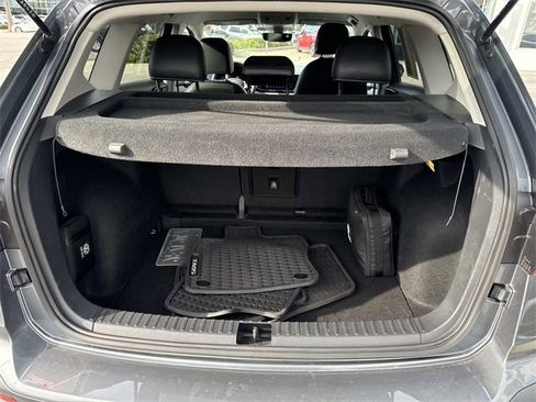 Certified 2023 Volkswagen Taos SE image 5