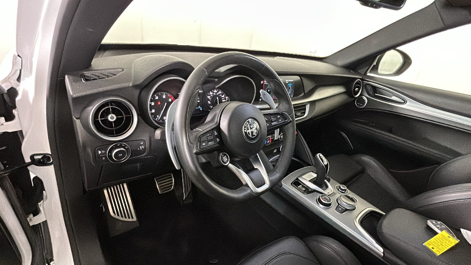 Used 2020 Alfa Romeo Stelvio Ti Sport w/ Quick Order Package 22S Sport AWD/4WD image 16