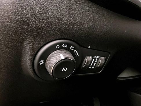 Used 2022 Jeep Compass Latitude w/ Convenience Group AWD/4WD image 30
