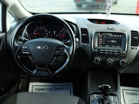 Used 2017 Kia Forte S w/ S Technology Package image 44