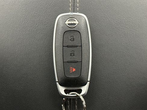 Used 2024 Nissan Pathfinder S image 22