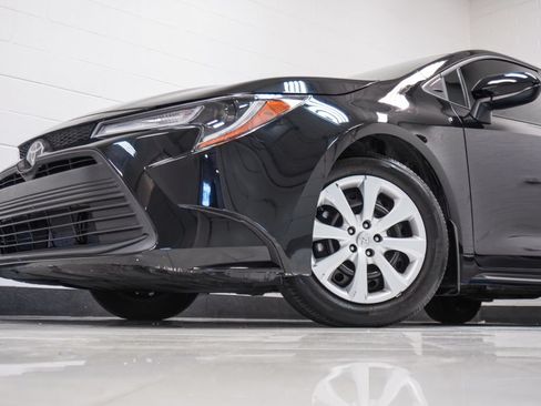 Used 2025 Toyota Corolla LE FWD image 2