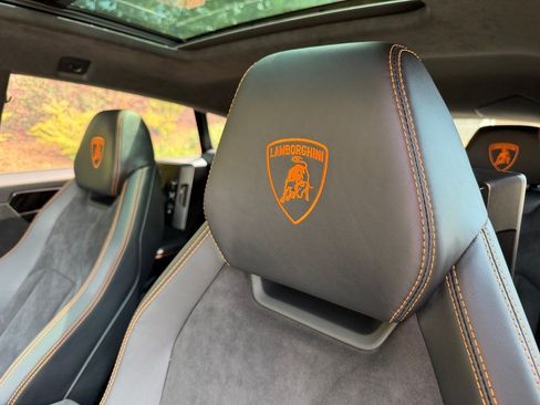 Used 2023 Lamborghini Urus S AWD/4WD image 34