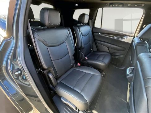 Certified 2023 Cadillac XT6 Sport w/ LPO, ONYX Package image 27