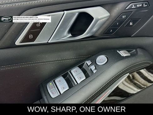 Used 2024 BMW X7 xDrive40i image 18