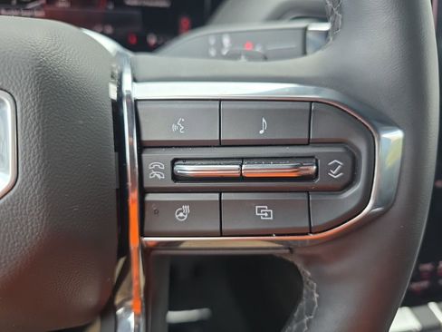 Used 2025 GMC Yukon XL Denali w/ Sun & Power Step Package image 16