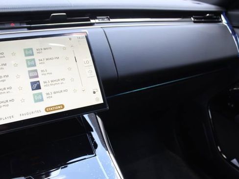 New 2025 Land Rover Range Rover Sport Dynamic SE image 11