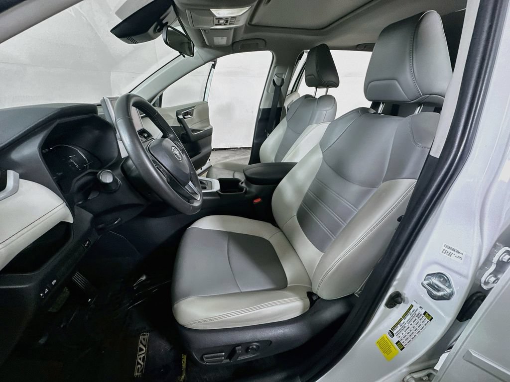 Used 2024 Toyota RAV4 XLE Premium FWD image 17