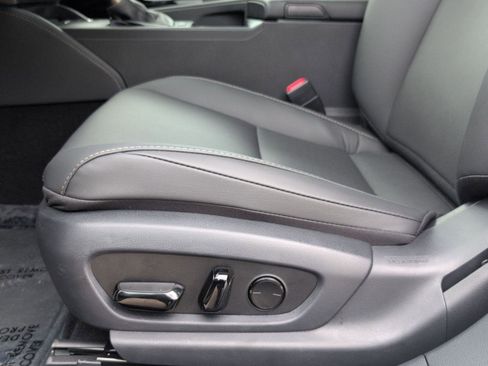 Used 2025 Lexus ES 300h w/ Premium Package image 5