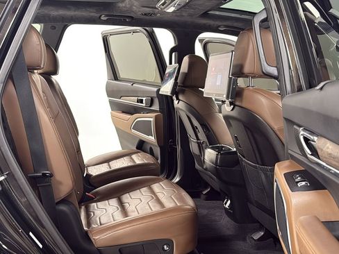 Used 2022 Kia Telluride SX w/ SX Prestige Package image 16