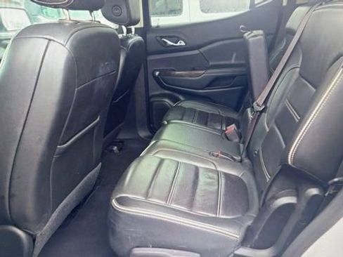 Used 2023 GMC Acadia Denali FWD image 4
