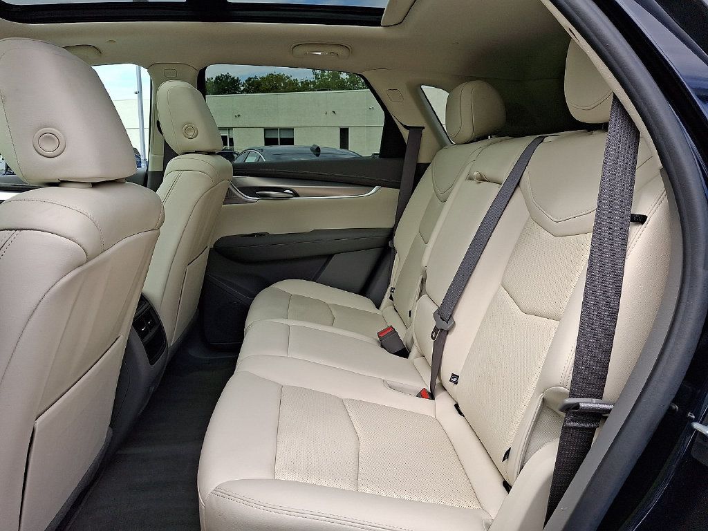 Used 2021 Cadillac XT5 Premium Luxury AWD/4WD image 12
