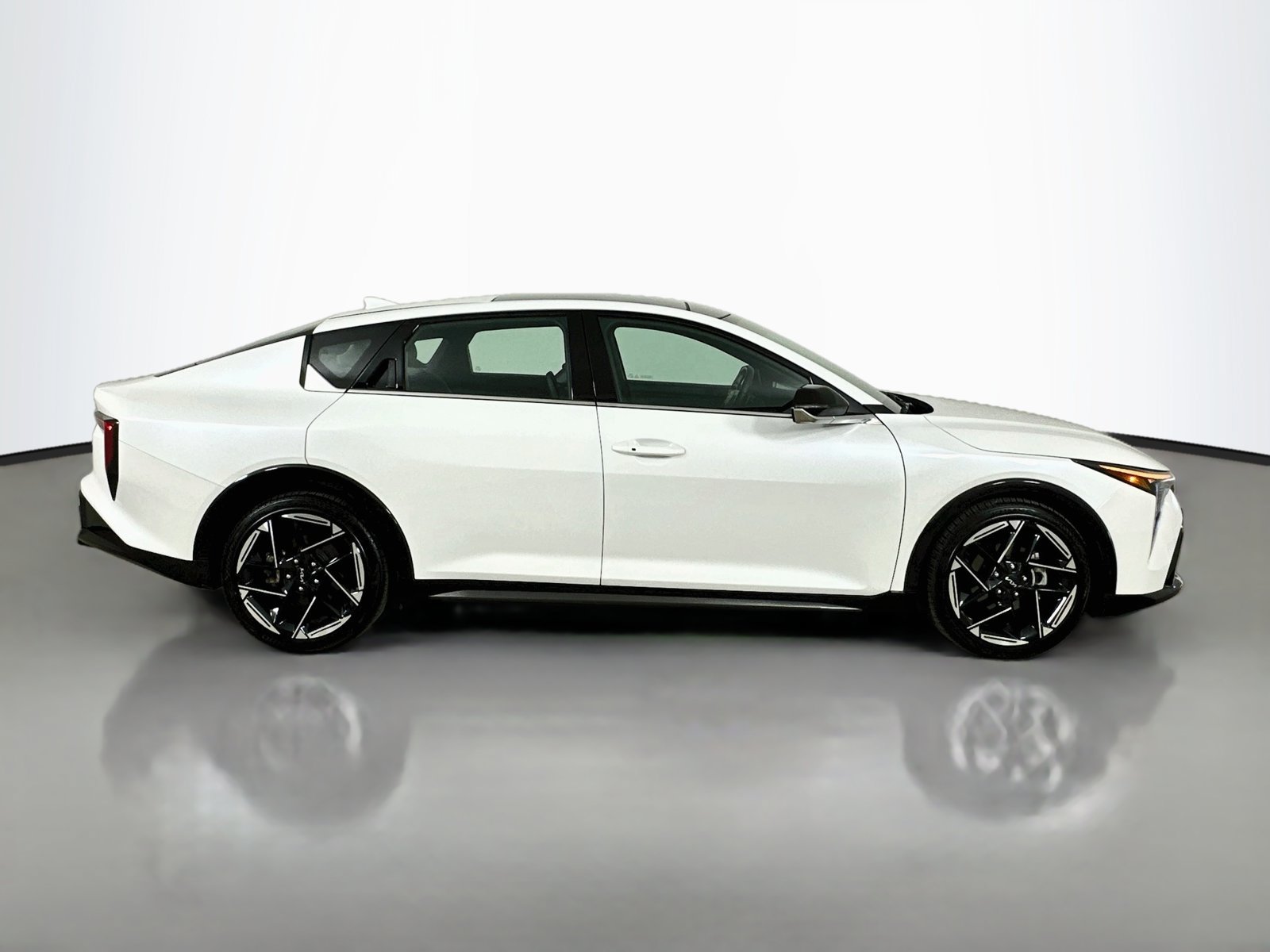 Used 2025 Kia K4 GT-Line w/ GT-Line Premium Package FWD image 4