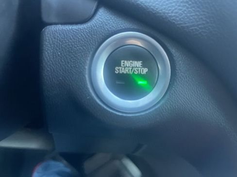 Used 2020 Chevrolet Equinox LT image 23