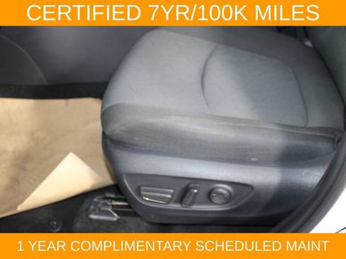 Used 2025 Toyota RAV4 XLE AWD/4WD image 18