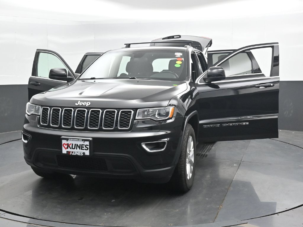 Used 2021 Jeep Grand Cherokee Laredo AWD/4WD image 47