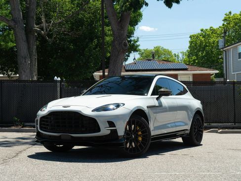 Used 2023 Aston Martin DBX 707 AWD/4WD image 3