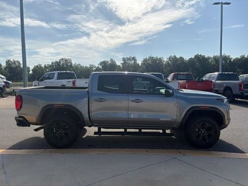 Used 2024 GMC Canyon Elevation w/ Elevation Premium Package RWD image 6