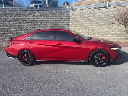 Used 2025 Hyundai Elantra N Base image 8