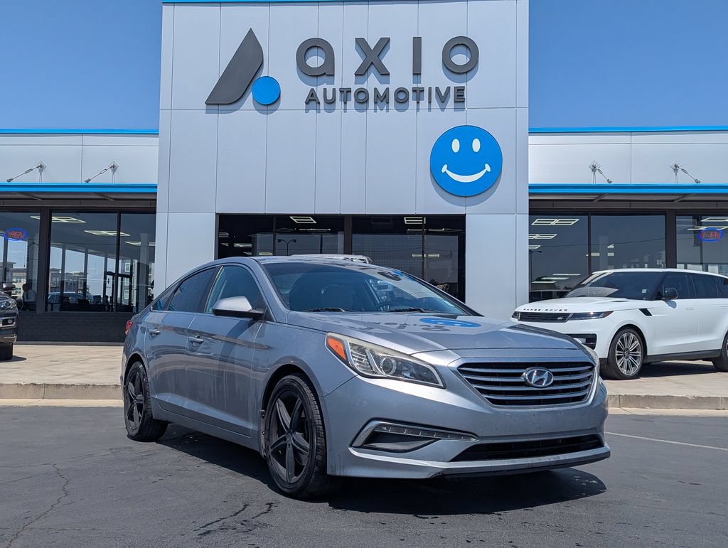 Used 2015 Hyundai Sonata SE w/ Option Group 09 FWD image 1