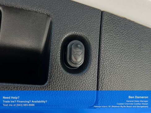 Used 2017 Cadillac Escalade Luxury AWD/4WD image 23