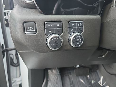 Certified 2025 GMC Sierra 3500 SLT w/ X31 Off-Road Package image 20