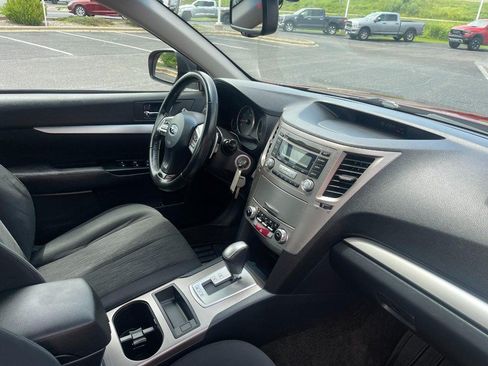 Used 2013 Subaru Legacy 2.5i Premium AWD/4WD image 9