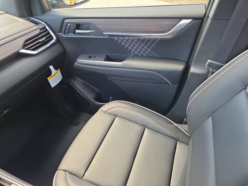 New 2026 GMC Acadia Denali w/ Super Cruise Package FWD image 15