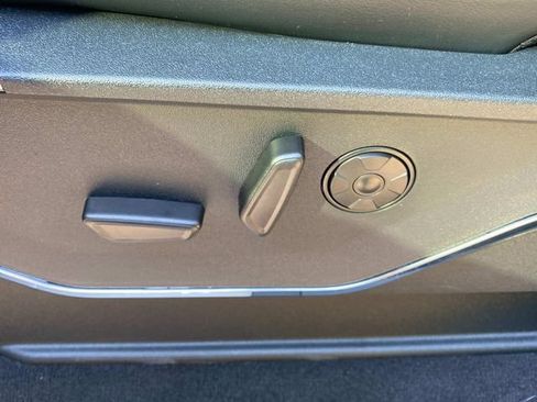 Used 2025 Ford F350 Platinum w/ FX4 Off-Road Package AWD/4WD image 14