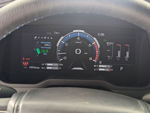 Used 2025 Toyota Tundra Platinum AWD/4WD image 19