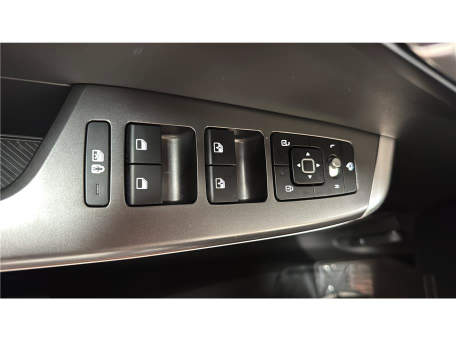 Used 2023 Kia EV6 Wind AWD/4WD image 38