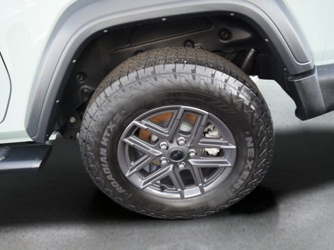 Used 2024 Jeep Wrangler Sport AWD/4WD image 6