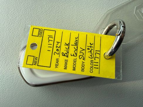 Used 2024 Buick Enclave Essence w/ Experience Buick Package FWD image 15