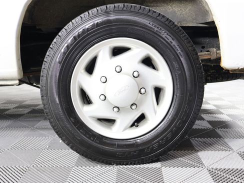 Used 2013 Ford E-150 and Econoline 150 image 9