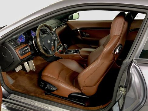 Used 2016 Maserati GranTurismo Sport RWD image 19
