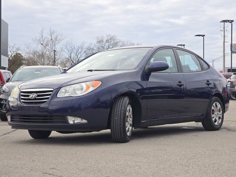Used 2010 Hyundai Elantra GLS image 2