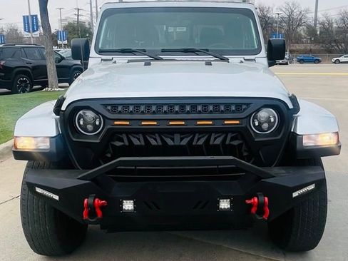 Used 2023 Jeep Gladiator Sport image 8