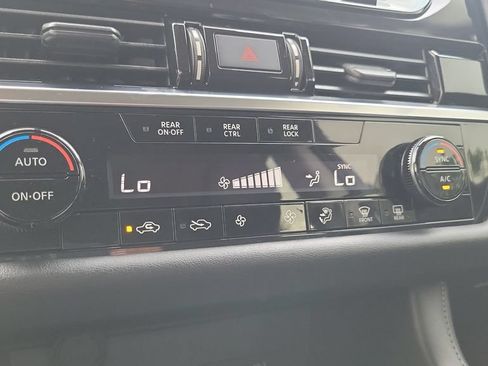 Used 2024 Nissan Pathfinder SV FWD image 15