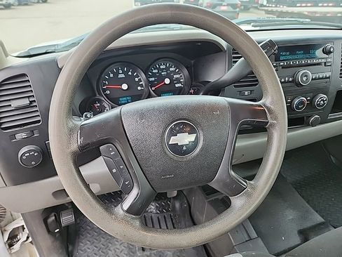 Used 2009 Chevrolet Silverado 1500 W/T AWD/4WD image 9