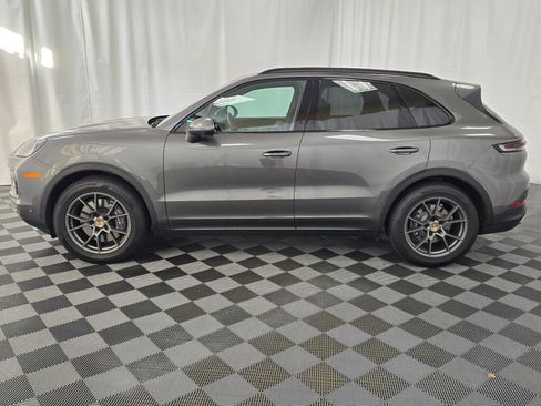 Certified 2025 Porsche Cayenne image 2
