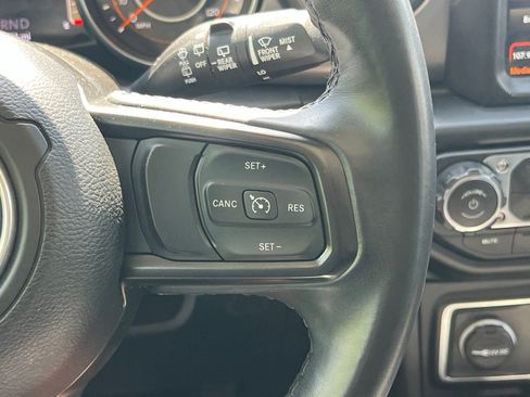 Used 2022 Jeep Wrangler Unlimited Sport AWD/4WD image 25