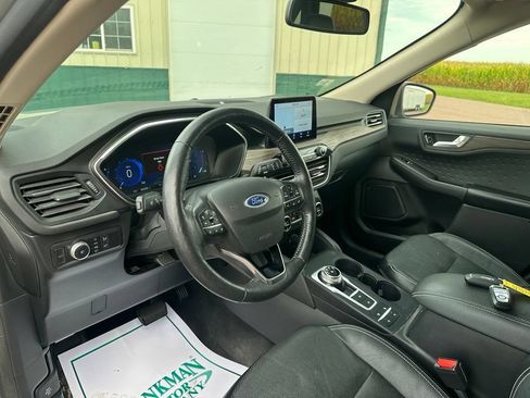 Used 2020 Ford Escape Titanium AWD/4WD image 13
