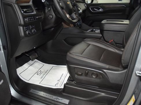 Used 2024 Chevrolet Suburban High Country image 39