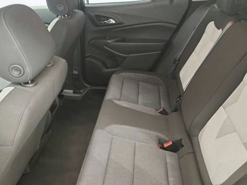 Used 2024 Chevrolet Trax LS w/ LS Convenience Package FWD image 19