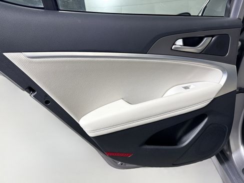 Used 2024 Genesis G70 2.5T w/ Sport Prestige Package image 26