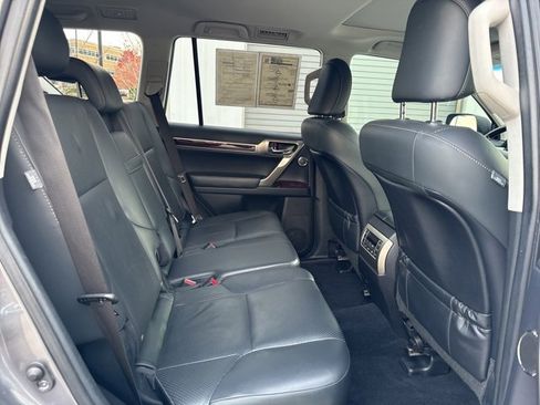 Used 2019 Lexus GX 460 Luxury image 14