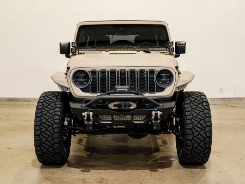 Used 2025 Jeep Wrangler Unlimited Rubicon w/ Technology Group image 3