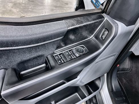 Used 2025 Ford F150 Lightning XLT AWD/4WD image 16